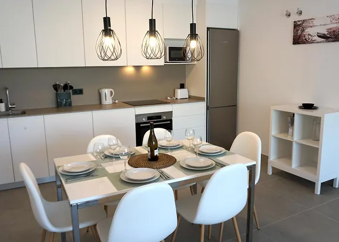 Atlantic - Three-bedroom Premium * אדחה